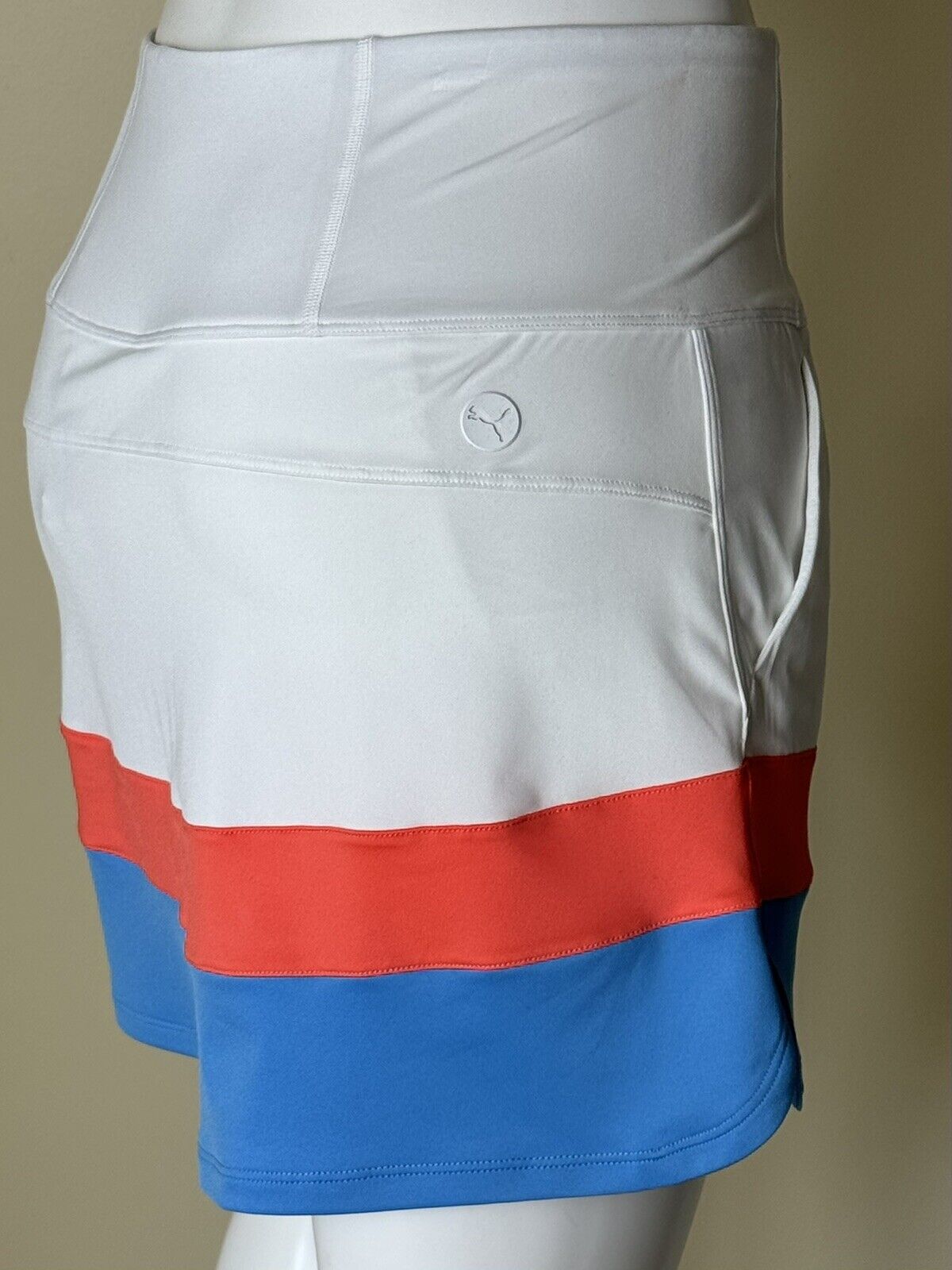 Puma Women’s Golf Skirt Skort Sz S . (48)