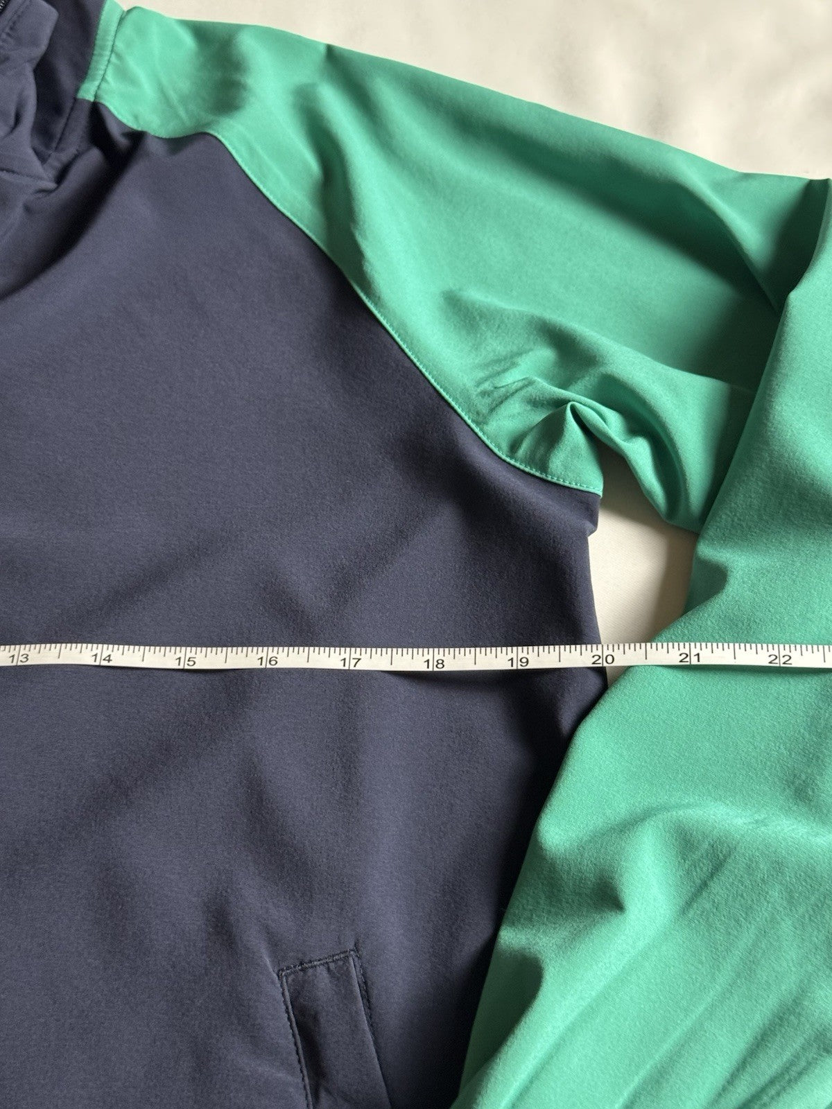 PUMA Women's Golf Sweatshirt Sz S.  (B.157)