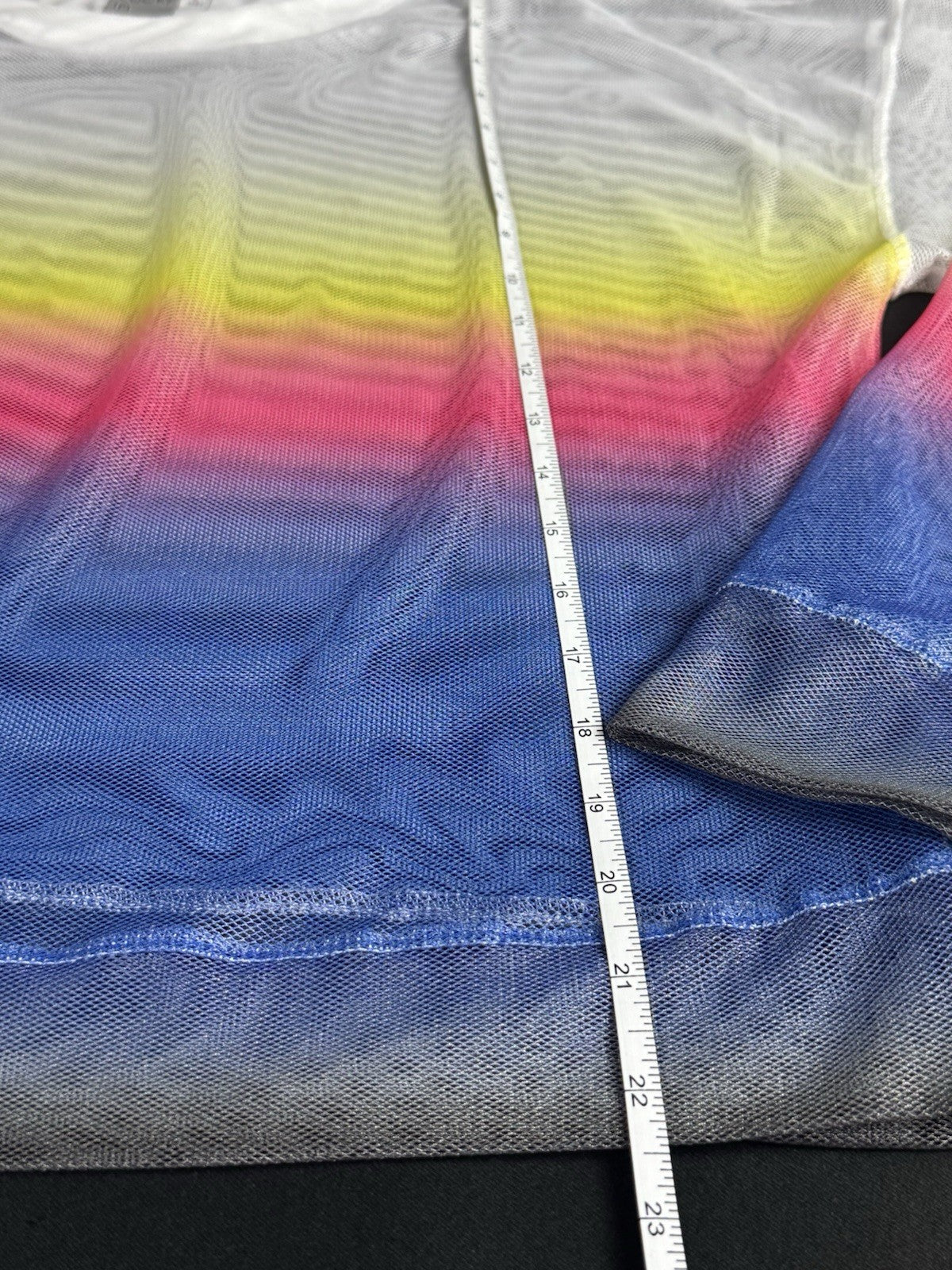 Lucky In Love Women’s Golf Mesh Long Sleeve Shirt Sz L.      (B.187)