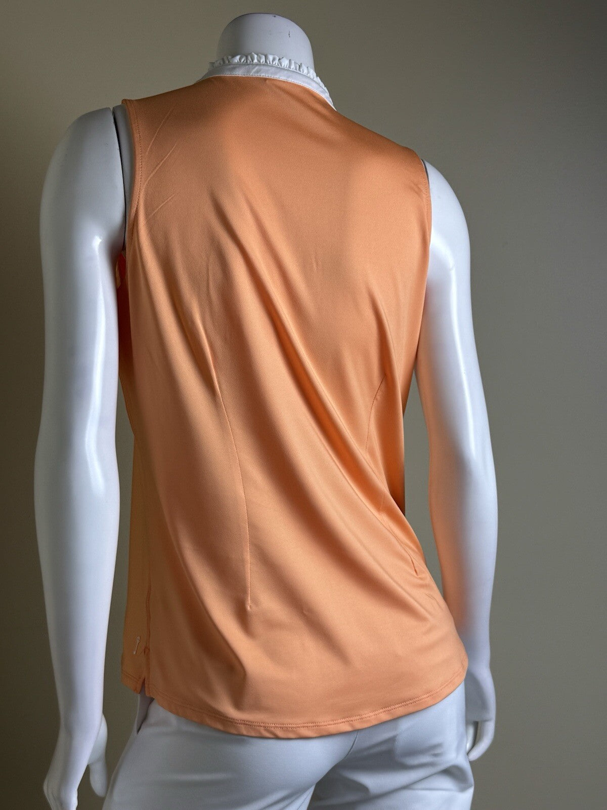 BELYN KEY Women’s Sleeveless Golf Shirt Sz M.    (B.134)