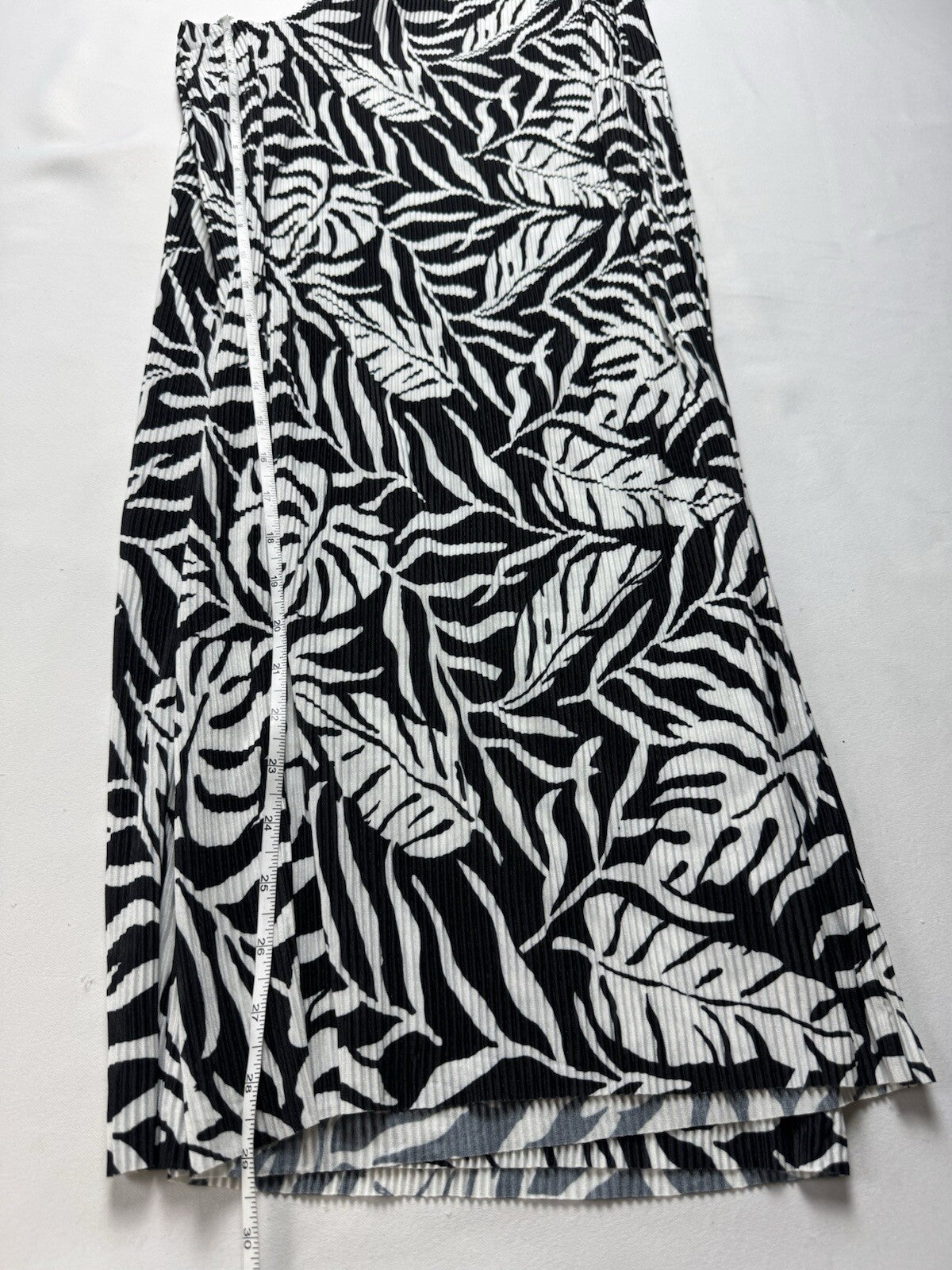 $89 Ellen Tracy Women’s Trousers Leaf Print Sz S. (B.141)