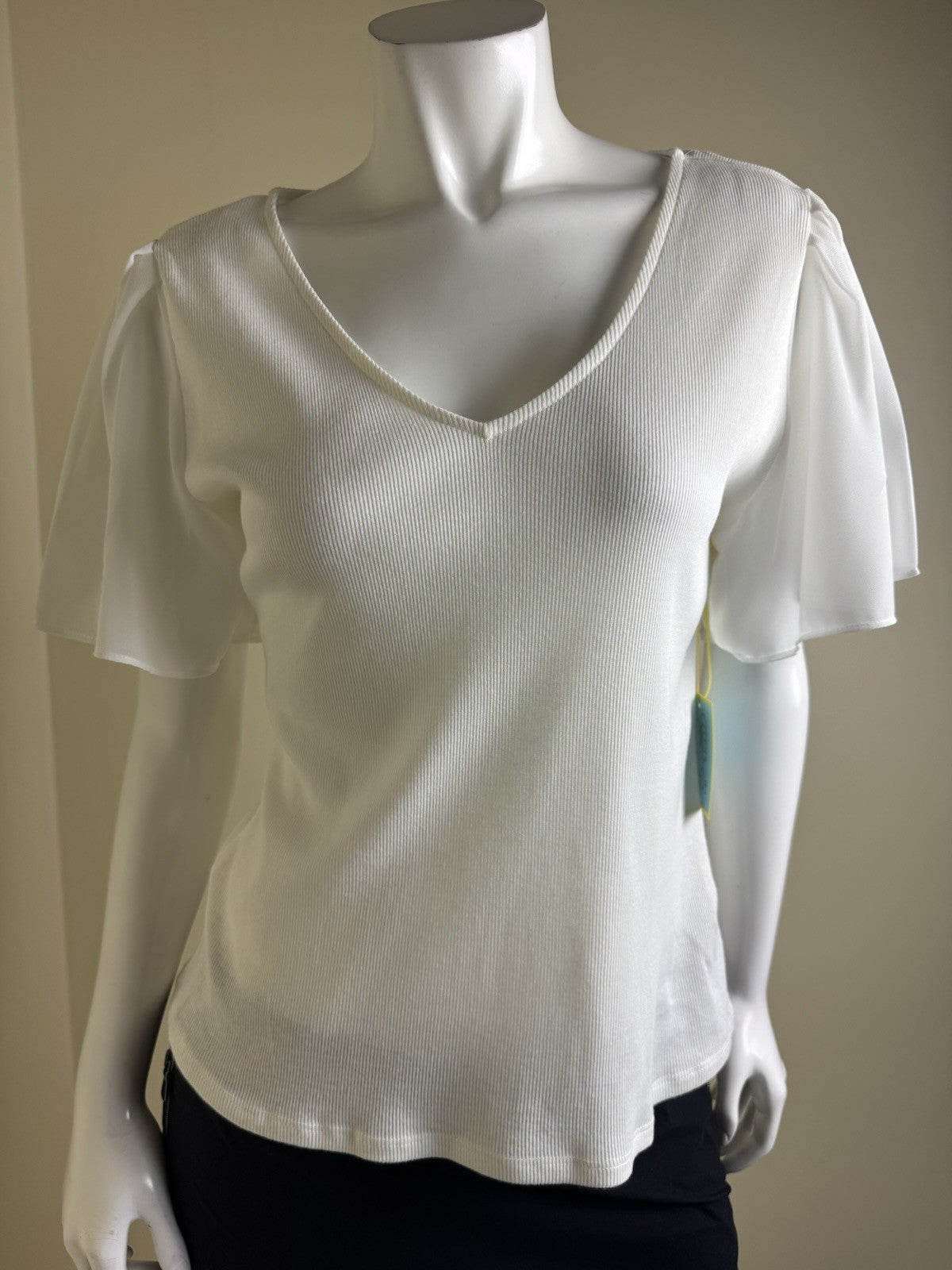 Cece Women's Short Puff-Sleeve Knit Top Sz L. (B.160)