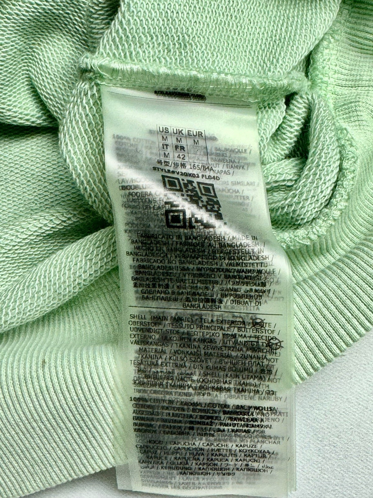 Guess Women’s Hooded Green Sweater with Pockets. (B.76)