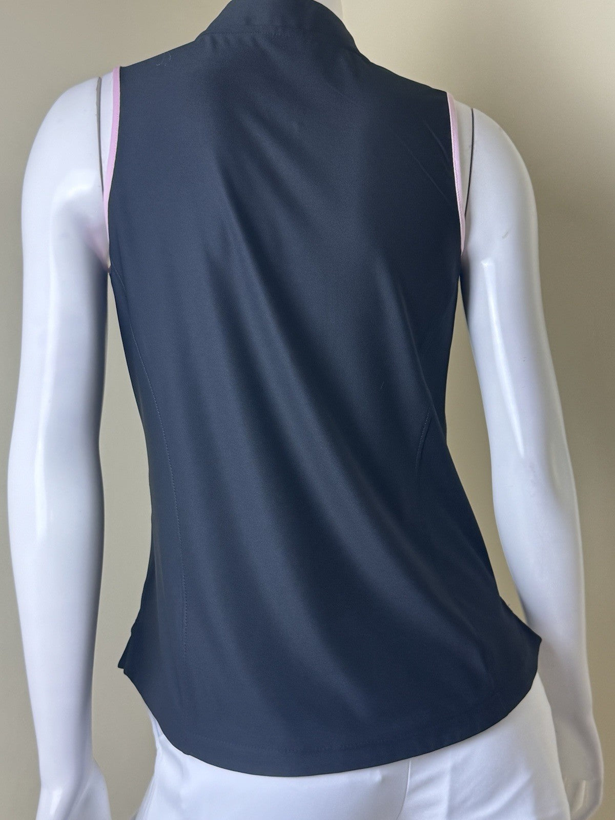 BELYN KEY Women’s Golf Shirt Sz S.    (B.161)