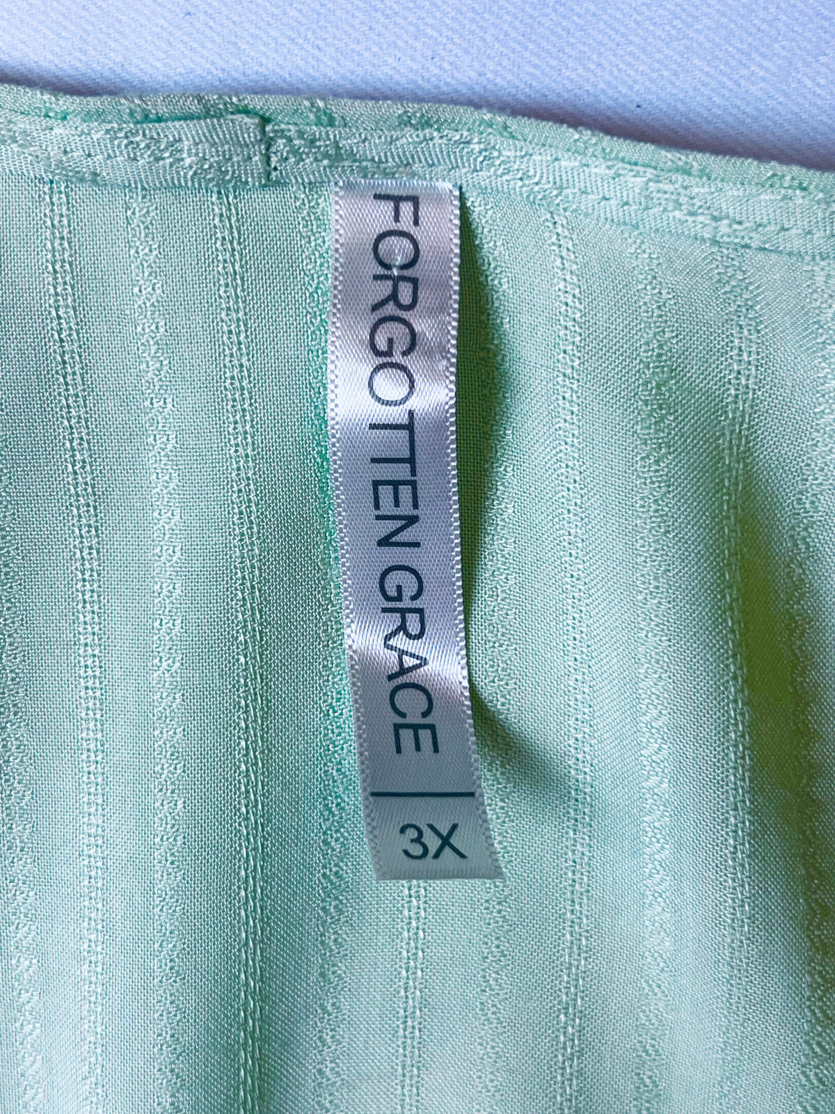 Forgotten Grace Women's Layered Front Tie Lone Ruffled Sleeve Top Size 3X (9)