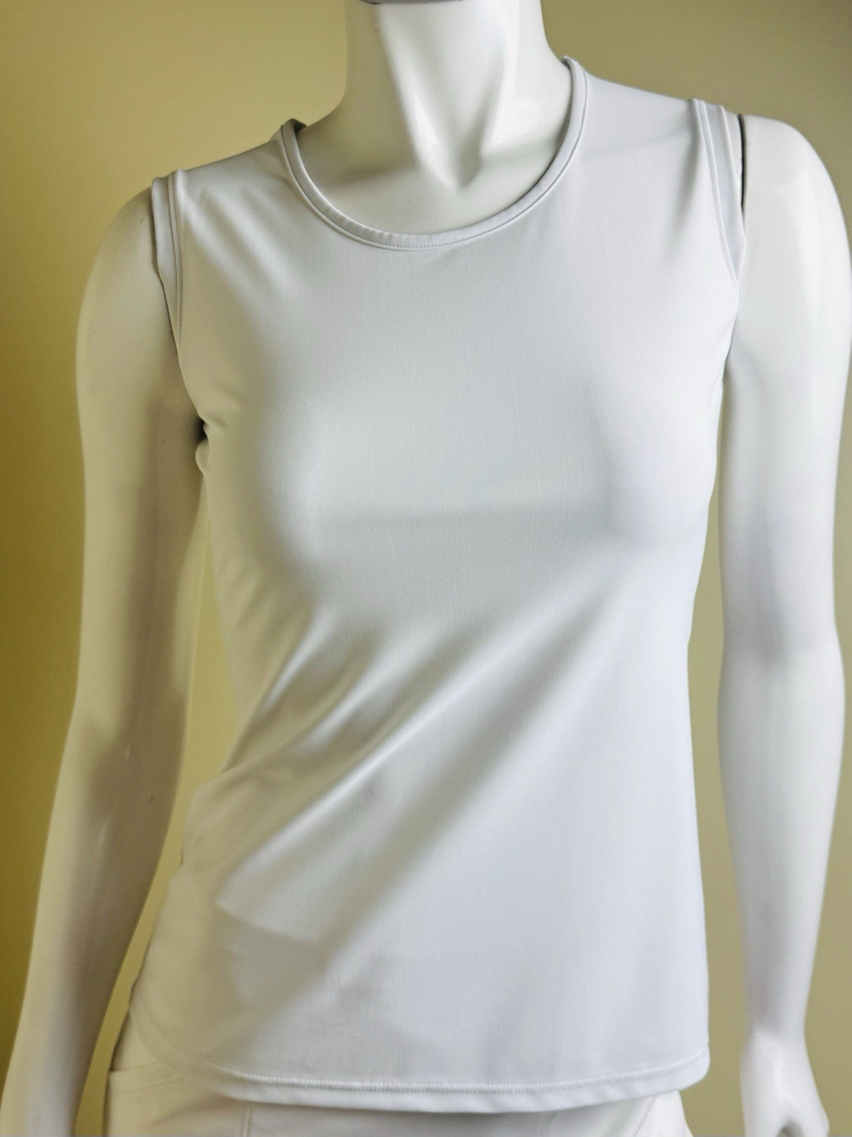 Skort Obsession Women's Sleeveless Golf Tank Top Sz L.      (B.160)