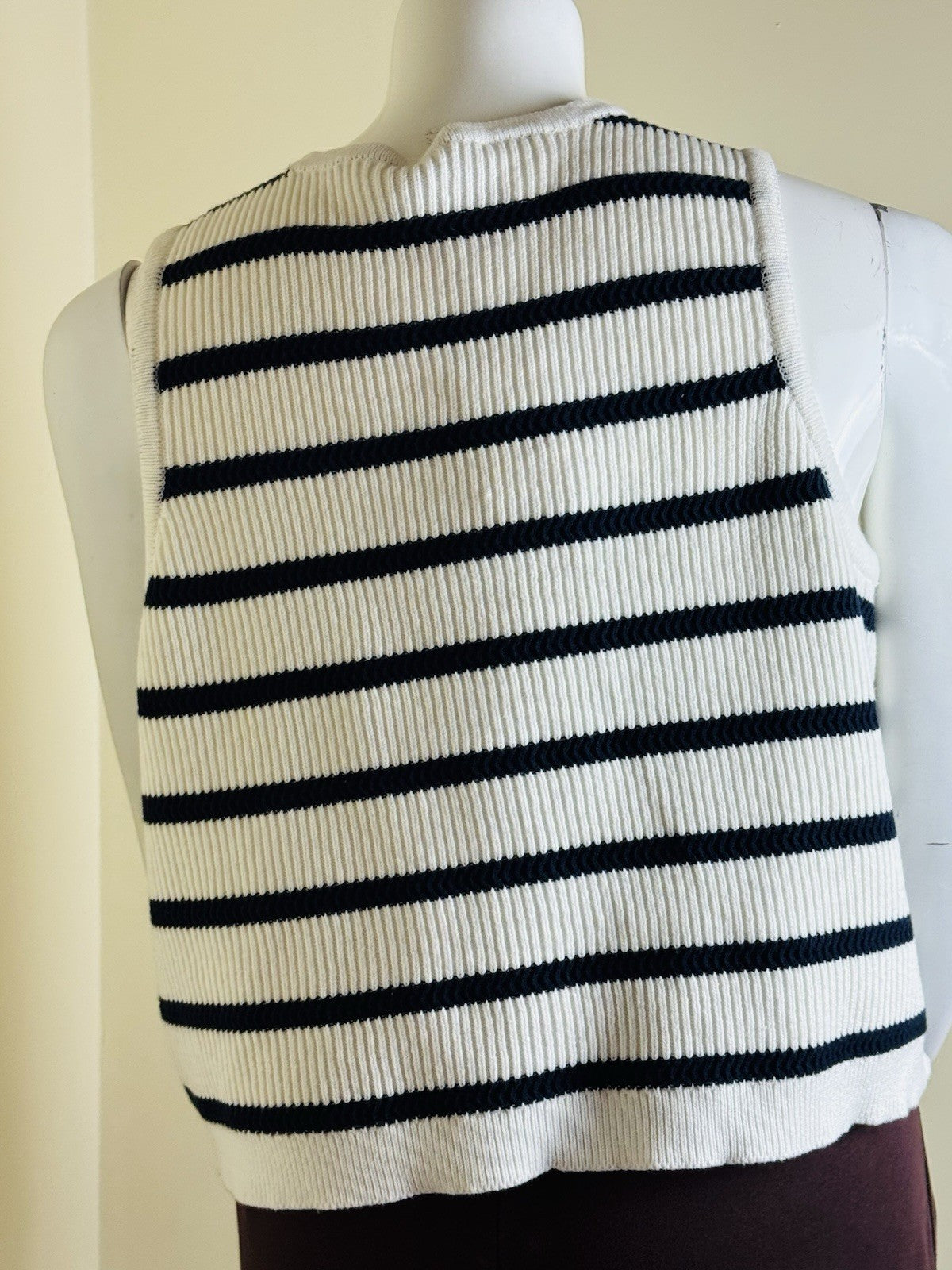 $89 Sam Edelman Women's Stripes Sweater Vest Sz XL.     (B.191)