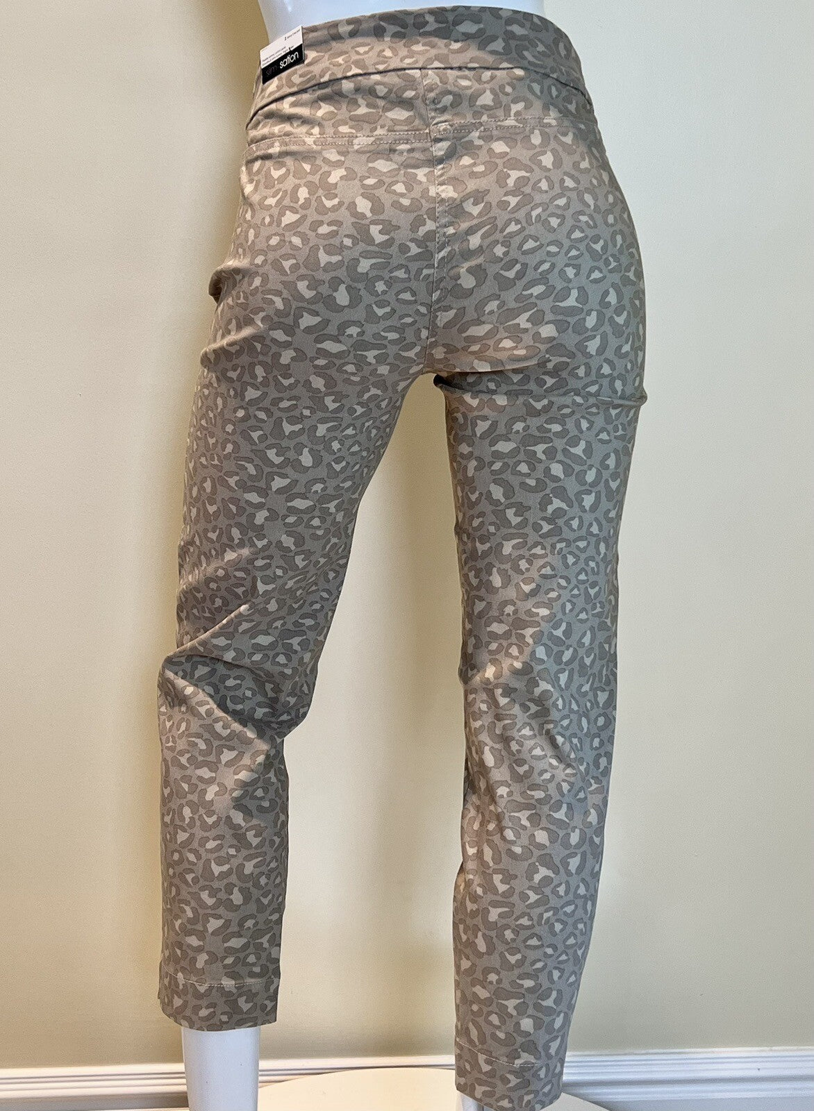 Slim Sation Women’s Pull on Pants Size 2 Stretch Leopard (10)