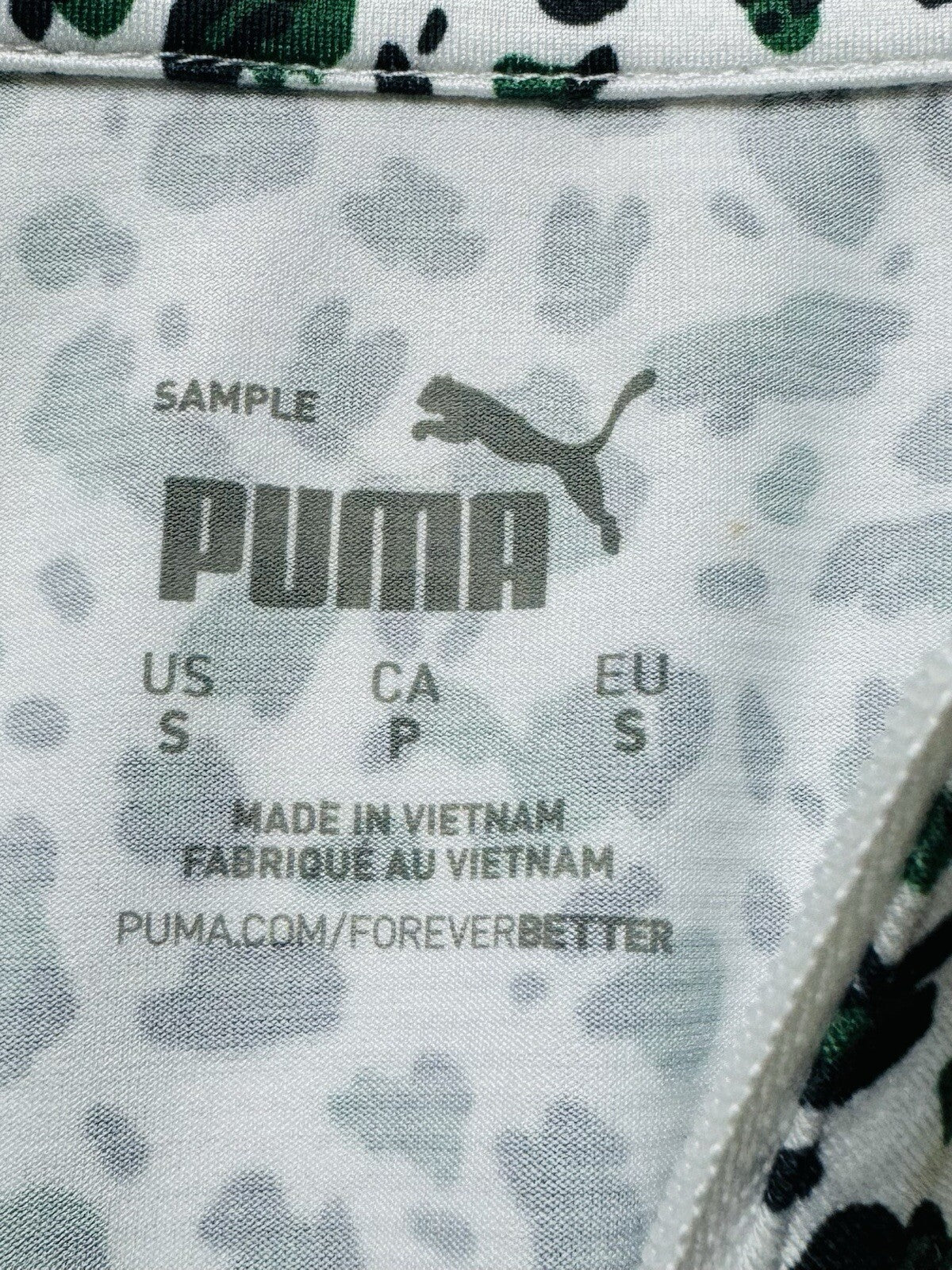 Puma Women's Leopard Print Sweatshirt Size S.   (B.110/2)