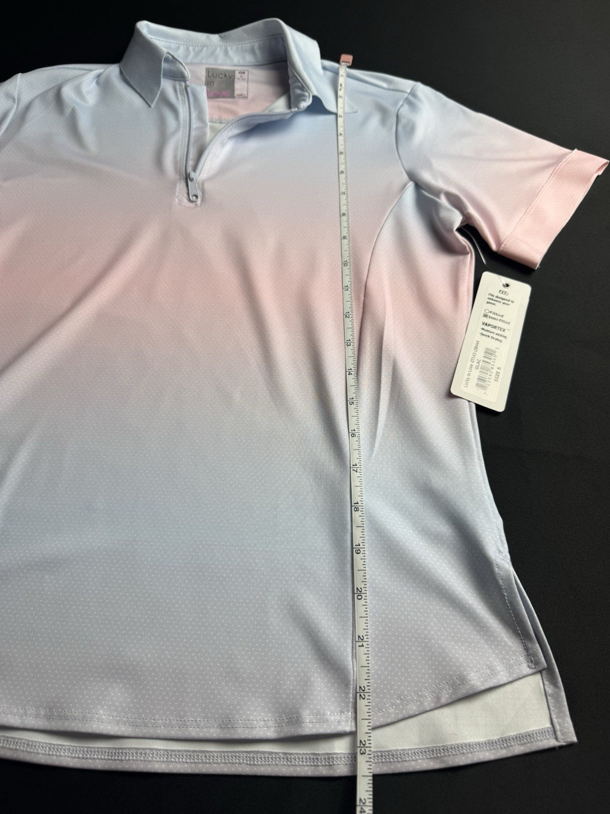 Lucky In Love Women’s Tennis Golf Shirt Sz S.     (B.162)