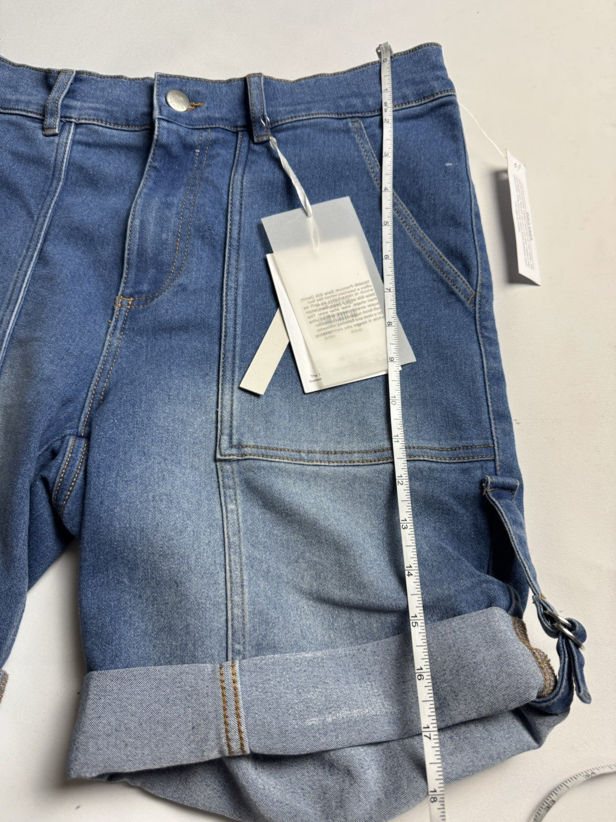 $78 Tahari Woman’s Comfort Luxe Denim Mid-Rise Bermuda Short  Sz 12  (B.155)