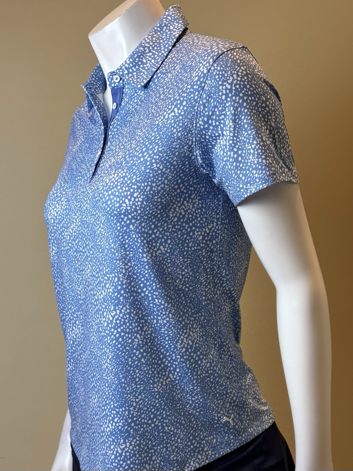 Puma Women’s Golf Shirt Sz S.   (B.165)