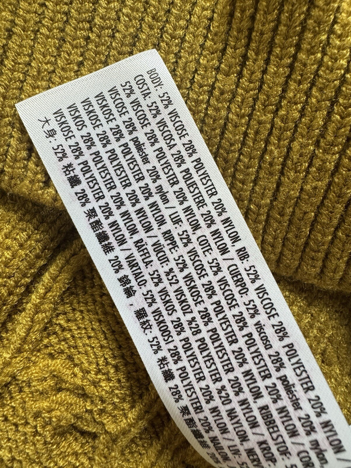 $69 DISNEY Cable Knit Sweater Donald Duck Size M Long Sleeves. (B.123)