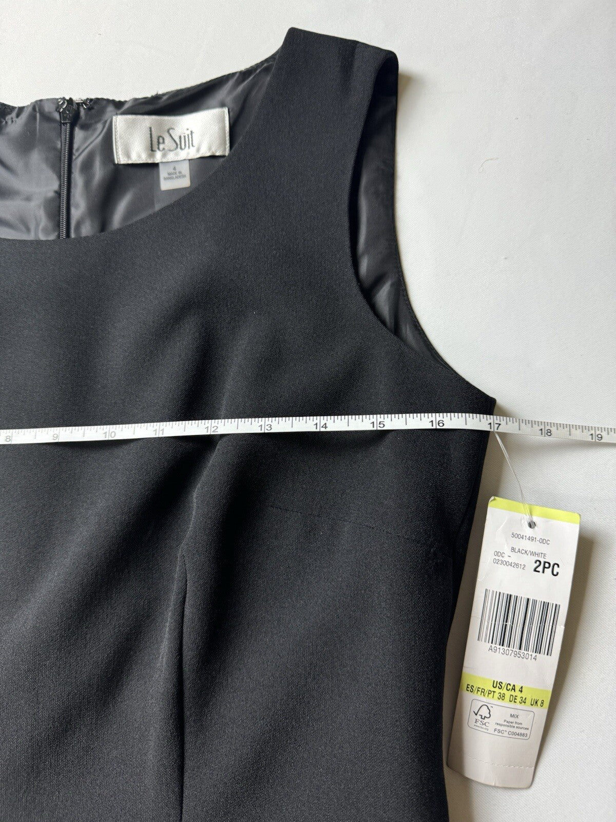 LESUIT Women's Sheath Black Dress Size 4 .  (B.92)