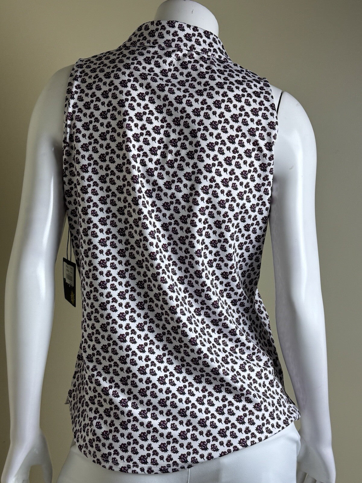 BELYN KEY Women’s Sleeveless Golf Shirt Sz M.    (B.134)
