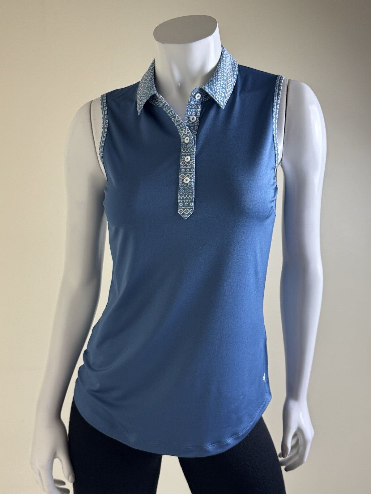 Puma Women’s Golf Shirt Sleeveless Sz S.  (B.130/8)