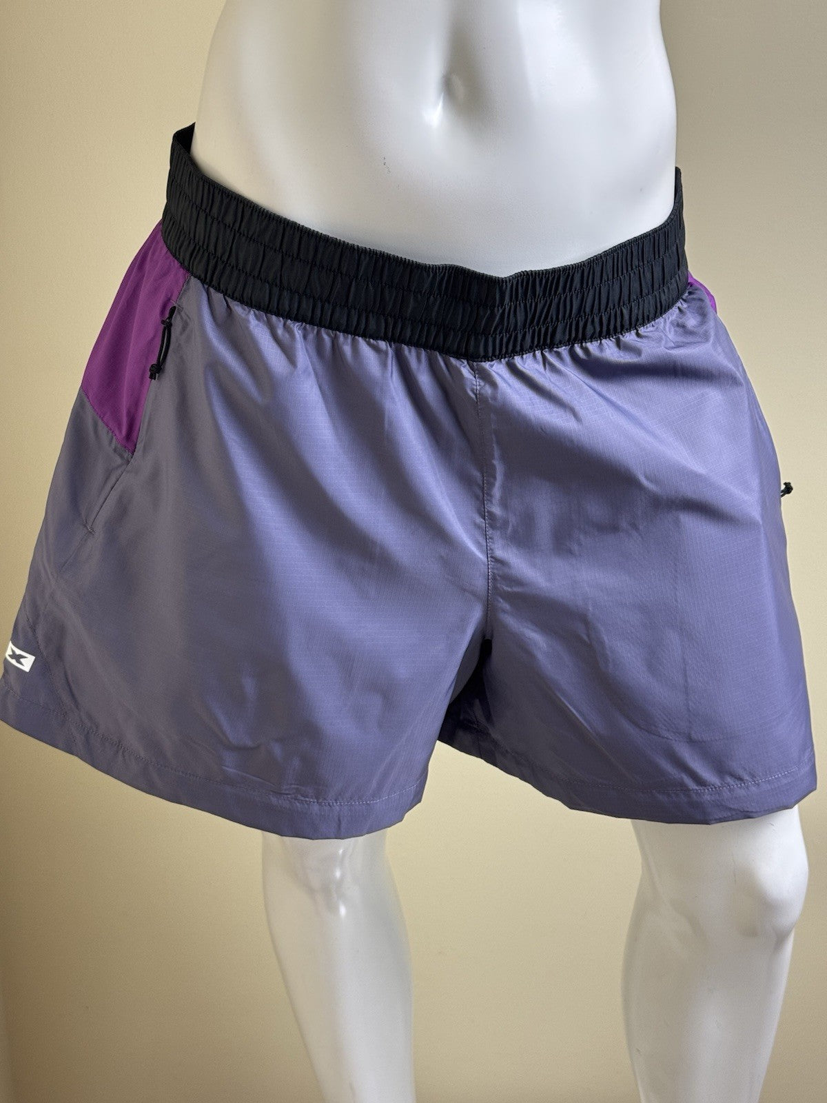 $80 The North Face Women's Sport Shorts Purple with Liner - Sz L. (B.156)