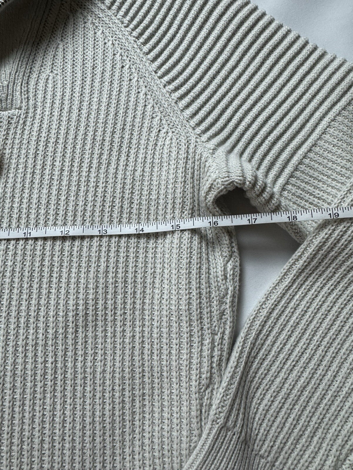 Puma Women's Golf Sweater Ivory Size S.   (B.126/3)