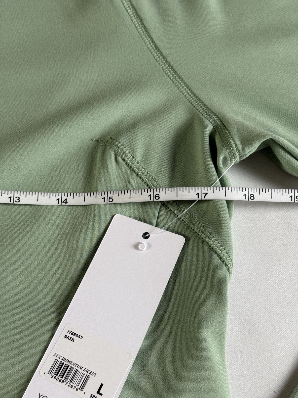 $88 Yogalicious women’s full zip performance jacket  size L. (B.194)