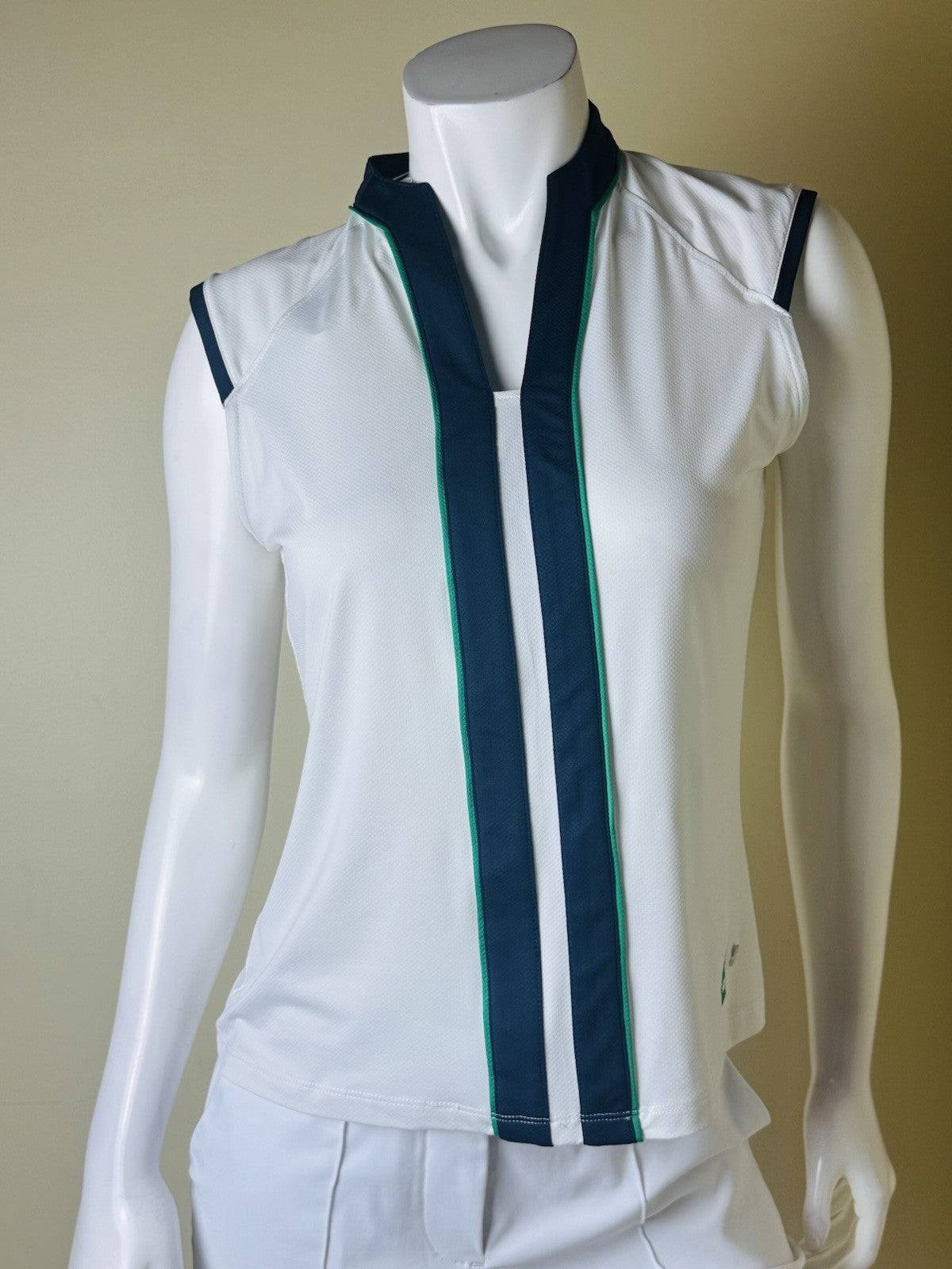 $80 NIVO Women's Golf Shirt Size S.    (B.163)