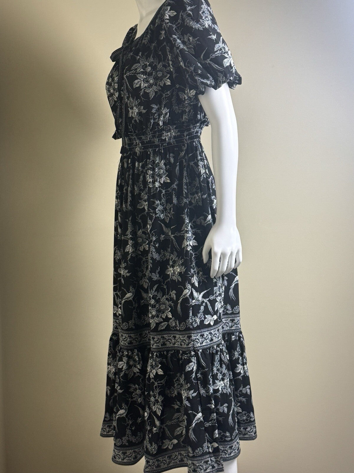 $188 Max Studio Women’s Floral Dress Sz SP  (B.139)