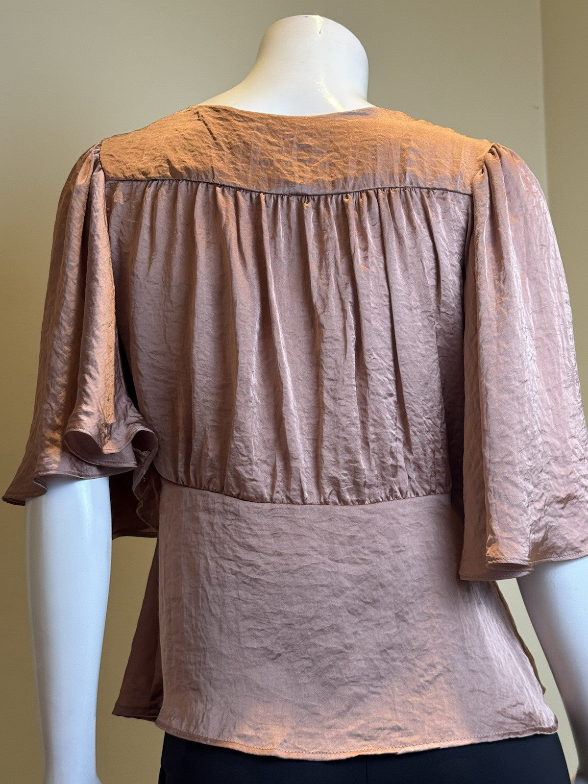 Charmed Hearts Women's Satin Blouse Size L.        (B.167)