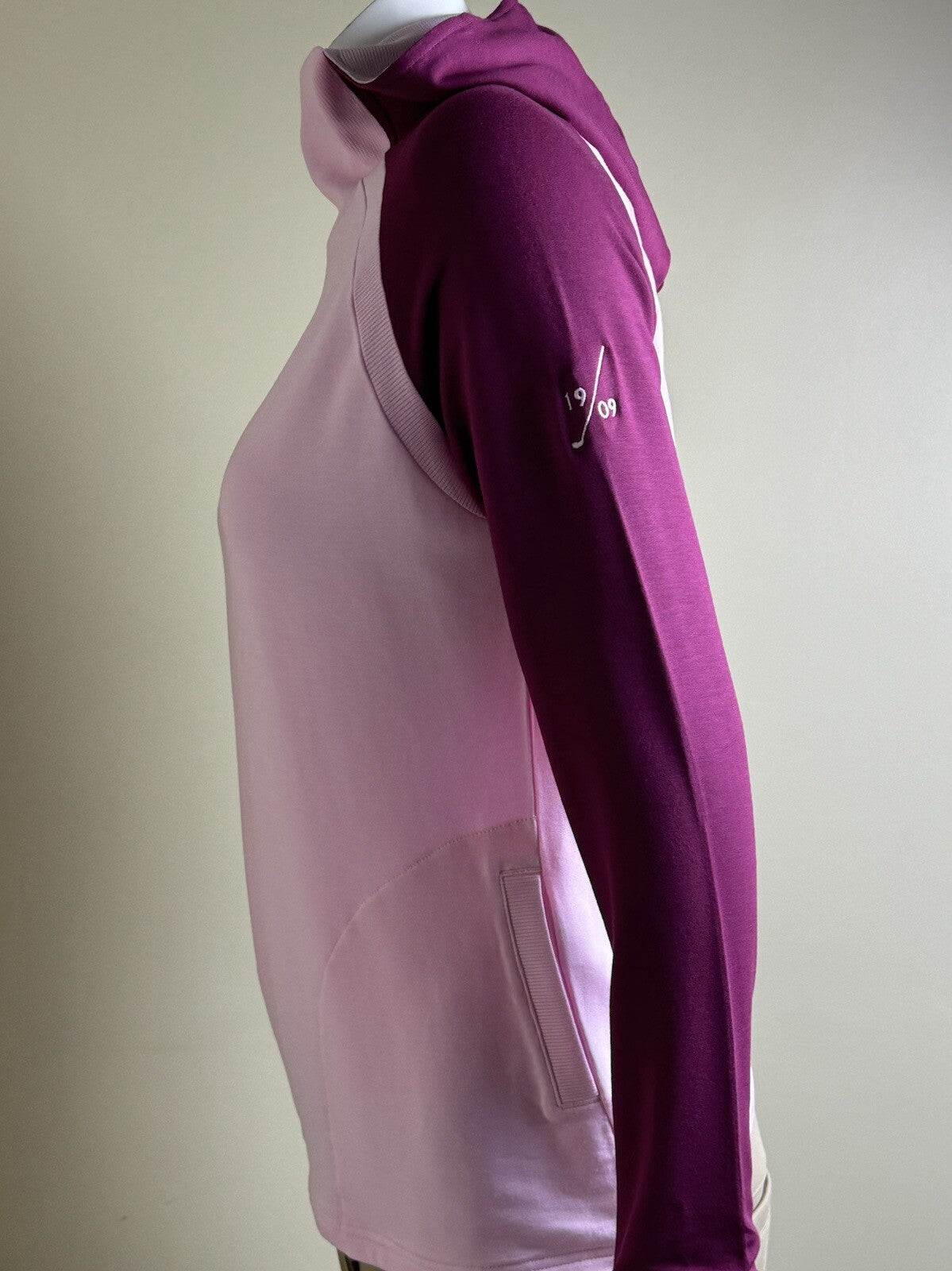 FJ FootJoy Women's Golf Hooded Sweatshirt Sz S.    (B.105)