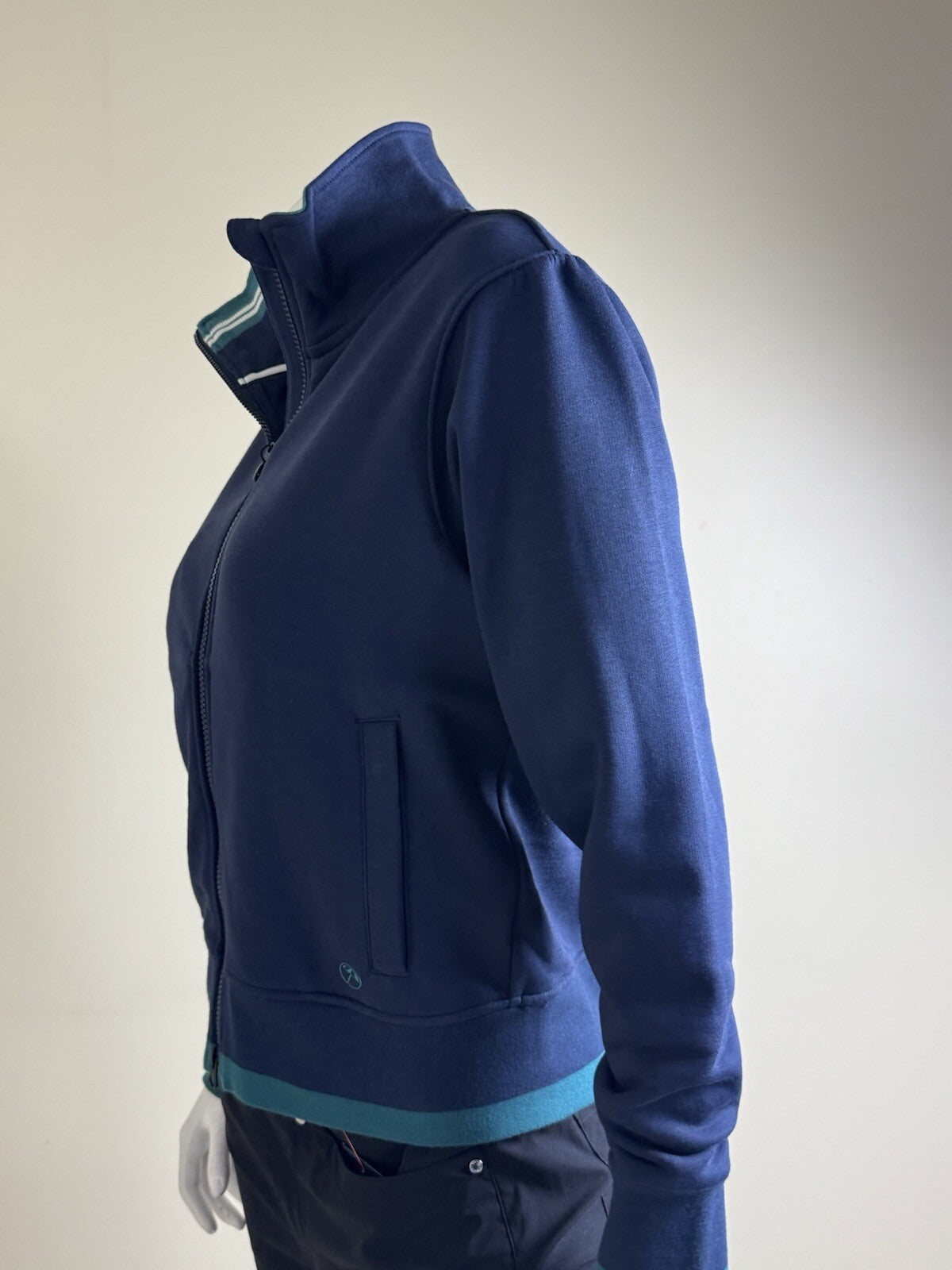 Puma Women's Golf Full Zip Jacket Navy Size S.   (B.125/9)