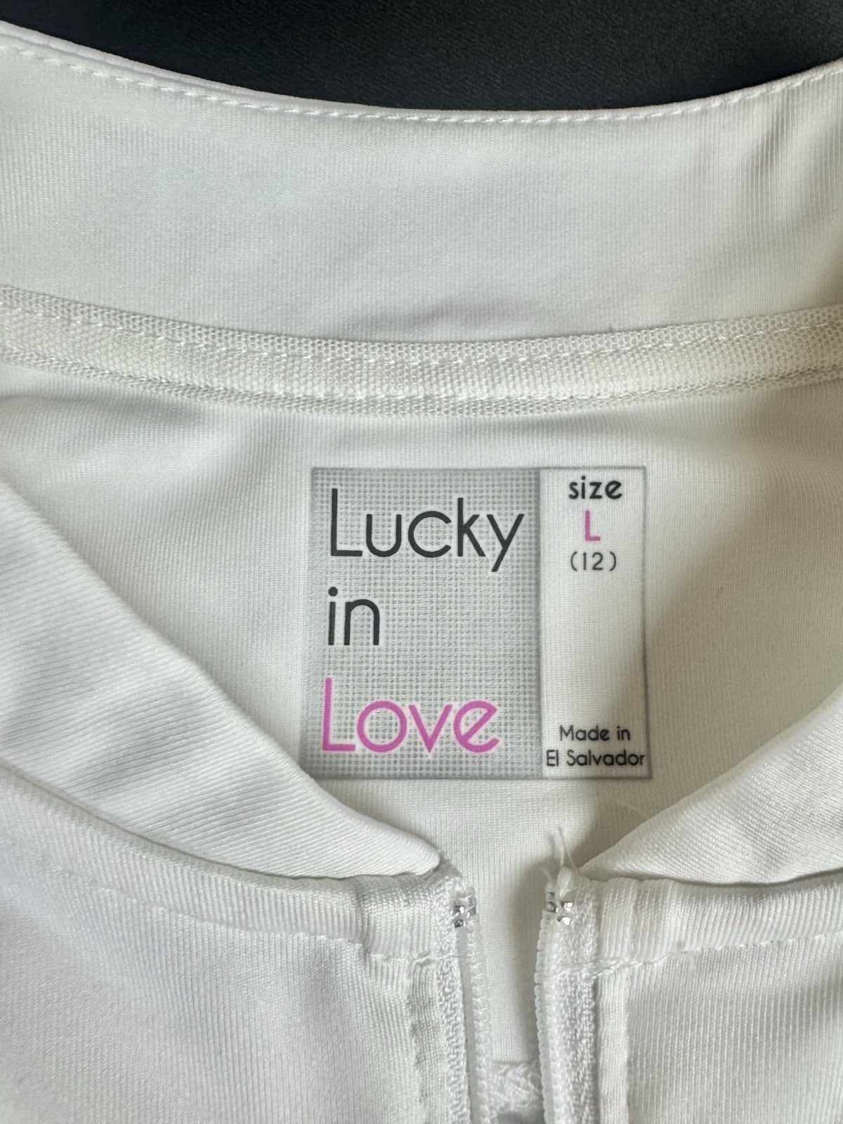 Lucky In Love Tech Performance Women’s Golf Shirt Sz L.      (B.187)