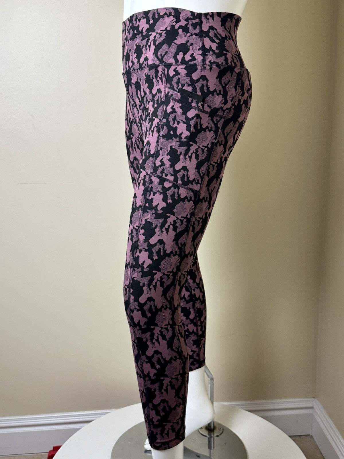 $78 90 Degree By Reflex Tummy Control Legging Sz 2XL.  (B.159)