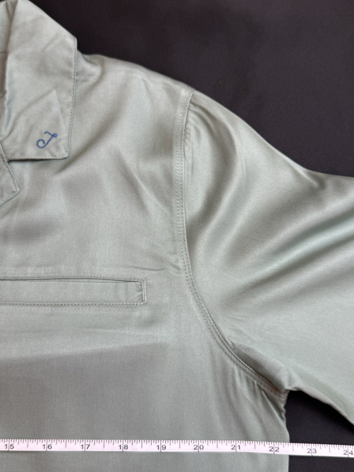 $75 Nike Women’s Michael Jordan Button Down Shirt Sz S.       (B.165)