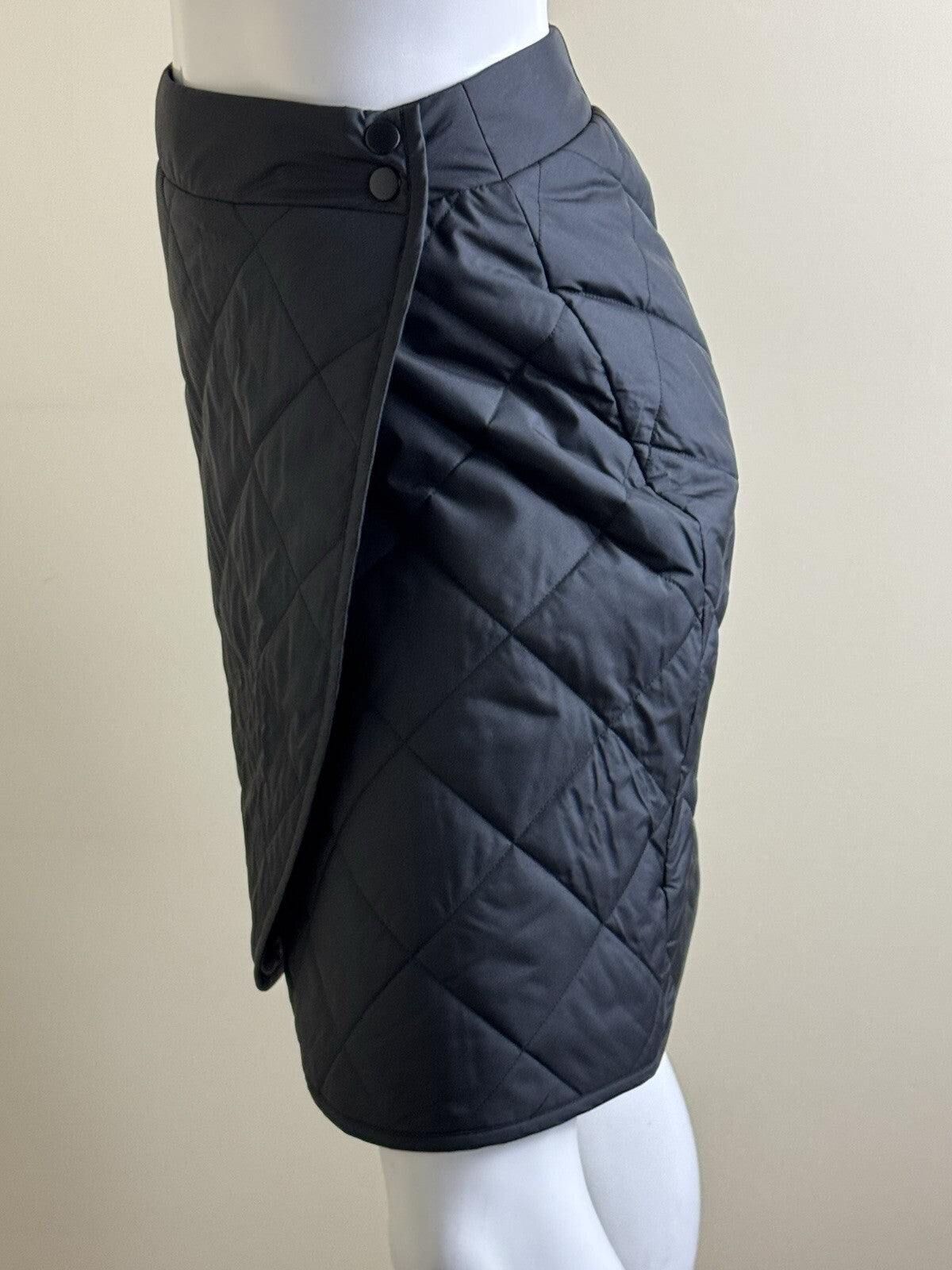 Puma Women’s Quilted Black Skirt Sz S.  (B.52/3)