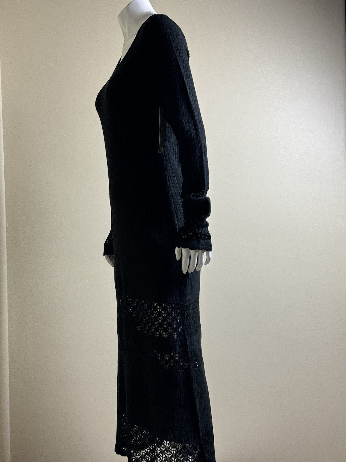 ABSOLUTELY FAMOUS Black Crochet Dress Sz S ( B.97)
