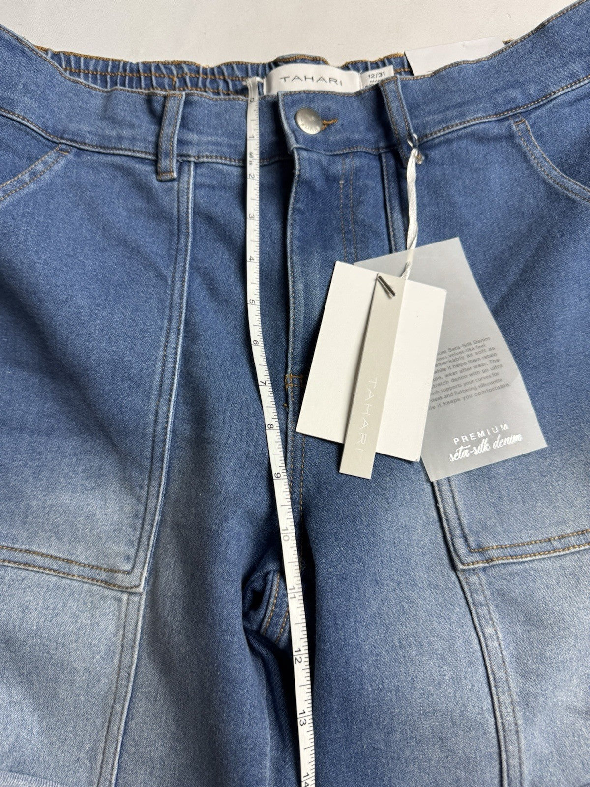 $78 Tahari Woman’s Comfort Luxe Denim Mid-Rise Bermuda Short  Sz 12  (B.155)