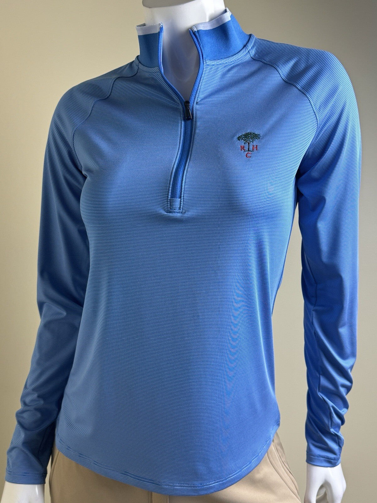 Under Armour Women's Golf Sweatshirt Blue Size S.  (B.106)