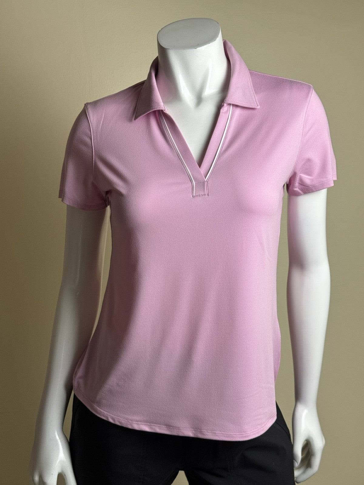 Puma Women’s Golf Shirt Sz S.   (B.184)