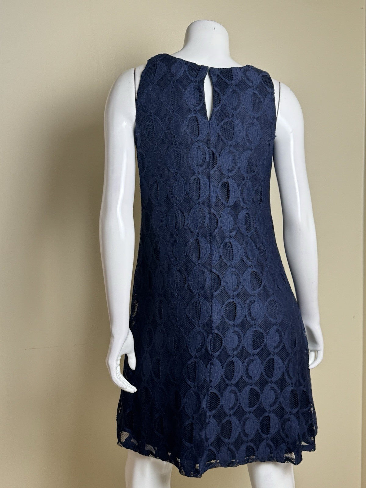 $99 Nine West Navy Laces Dress Sz 4  (B.179)