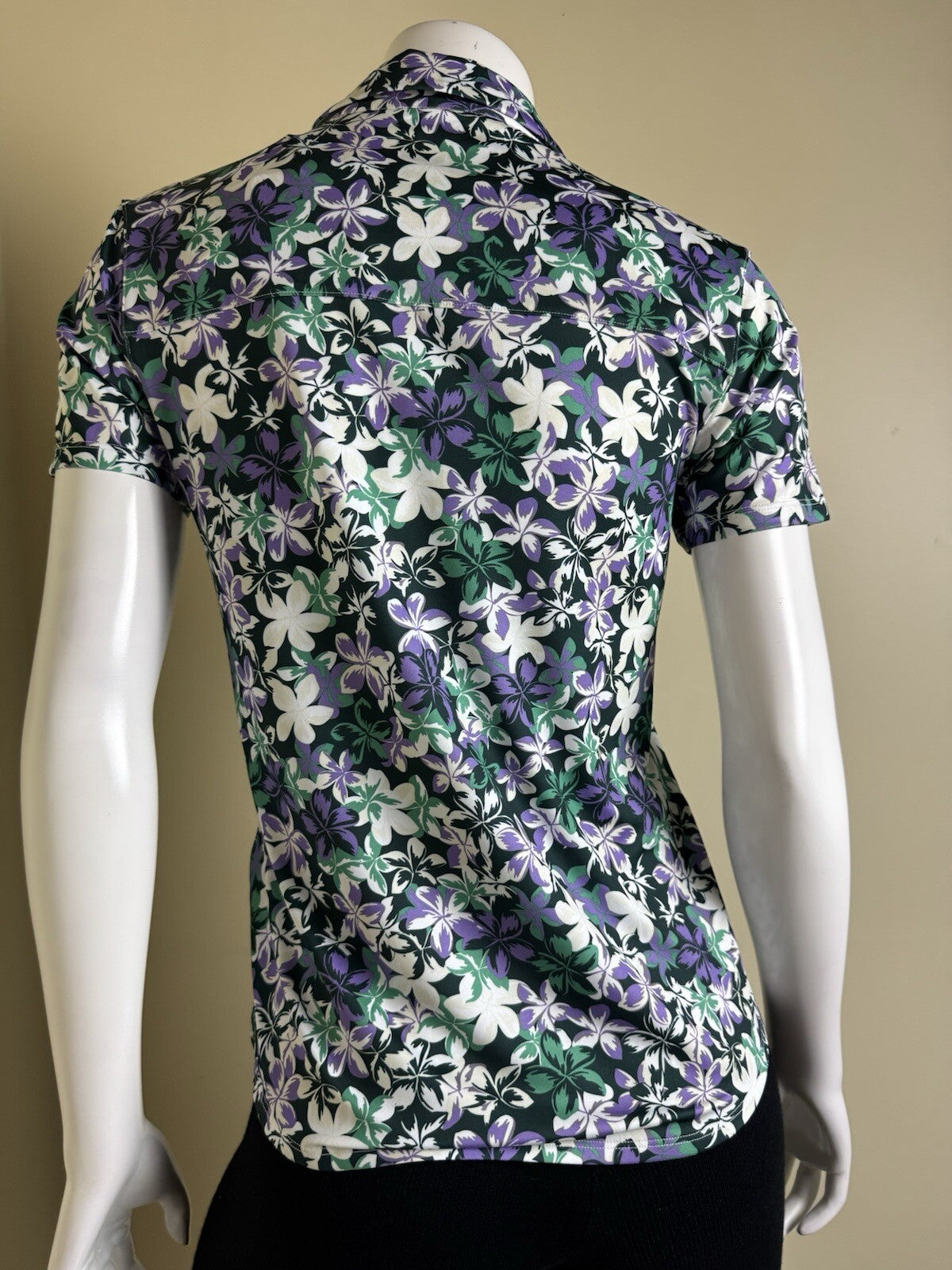 Puma Women’s Golf Shirt Sz S.   (B.130/5)