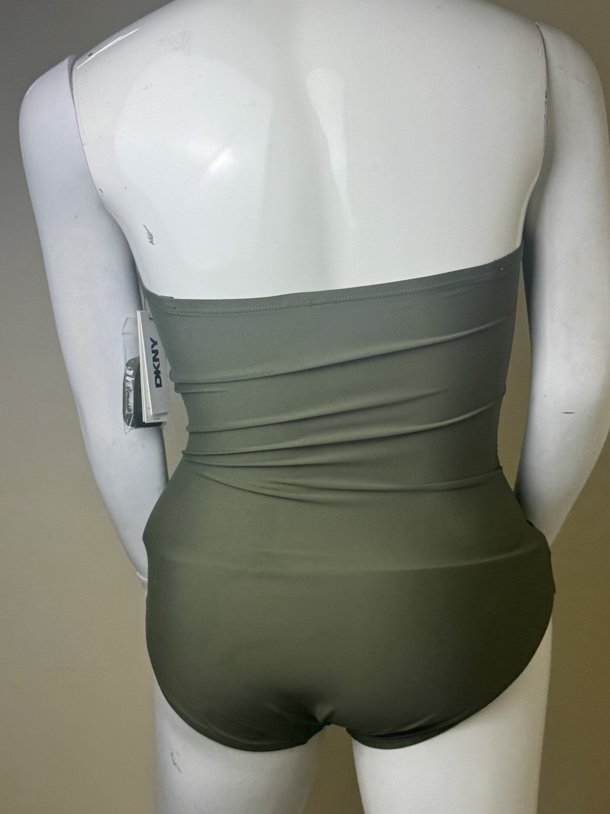 DKNY Bandeau 1Pc Swimsuit Sz XL Tummy Control Keyhole. (B.152)