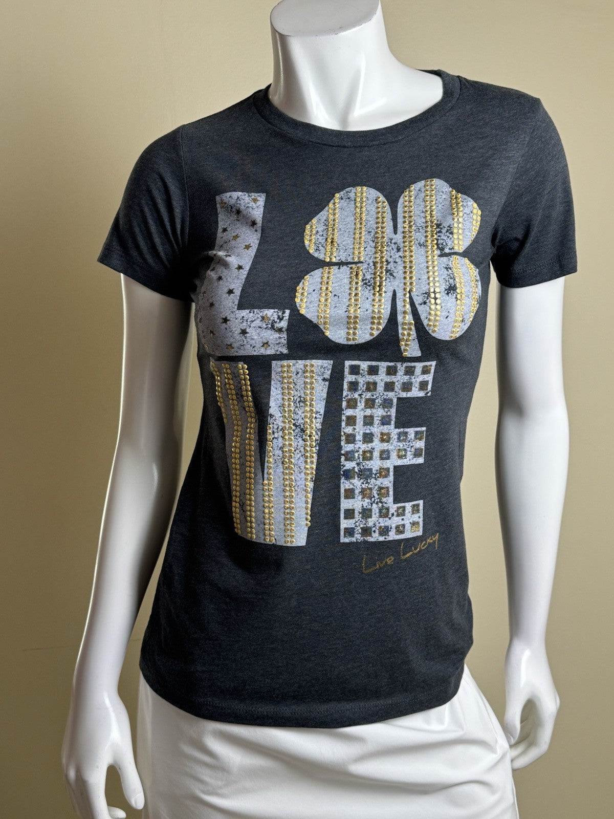 Black Clover Women’s T-Shirt Logo Sz S     (B.182)