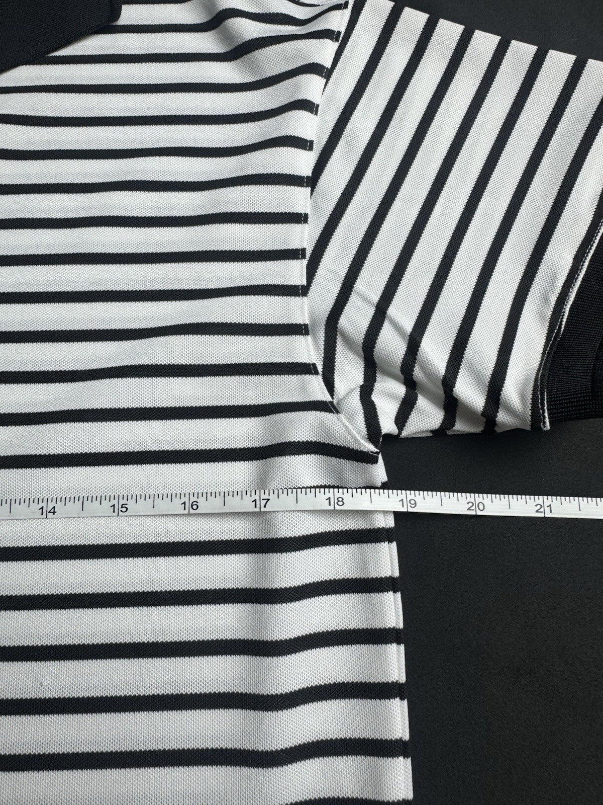 Puma Women’s Golf Shirt Sz S.   (B.162)