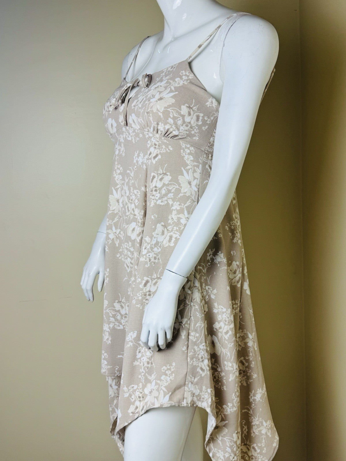 SUGARKiSS Women’s Floral Dress Sz XL.  (B.111)