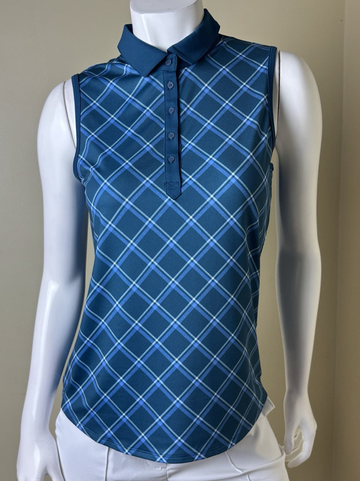 Puma Women’s Golf Shirt Sz S.   (B.162)