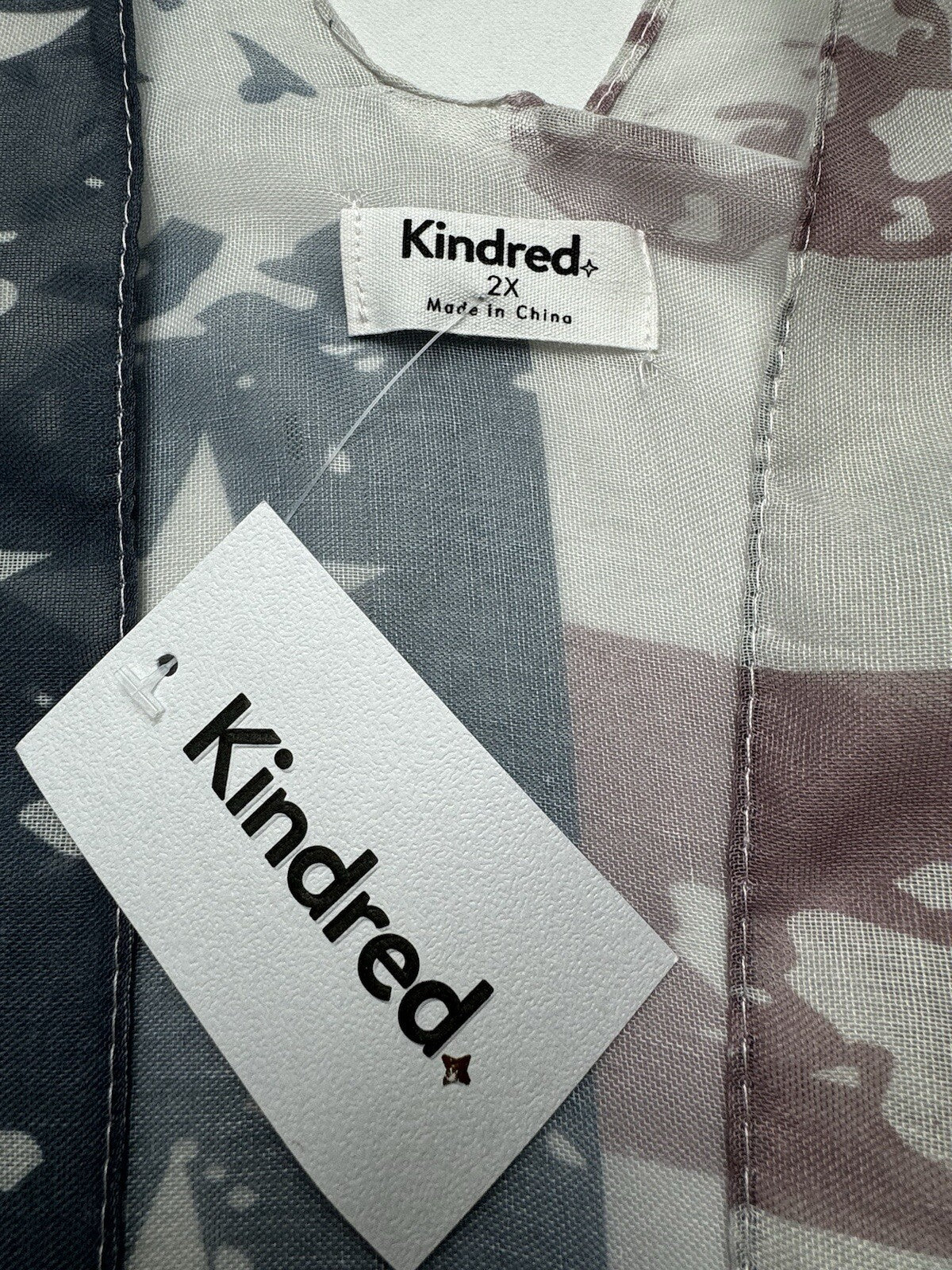 KINDRED Women’s Poncho Top American Flag Printed Size 2X. (59)