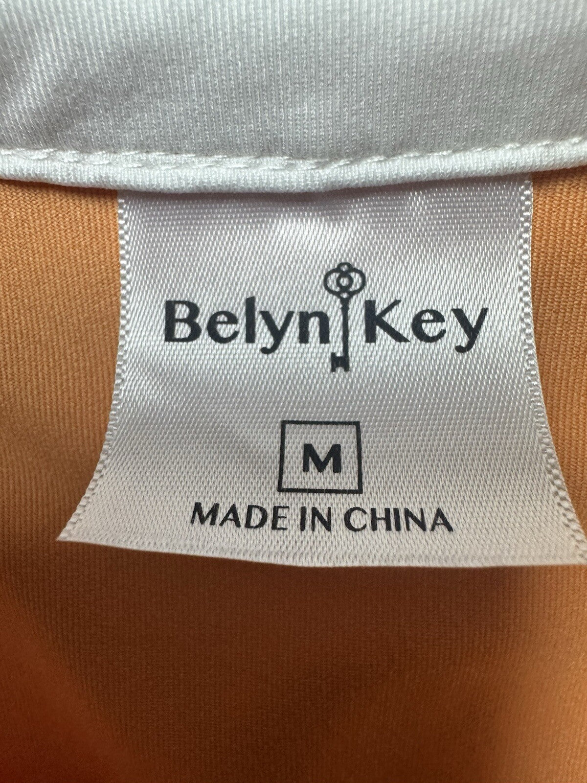 BELYN KEY Women’s Sleeveless Golf Shirt Sz M.    (B.134)