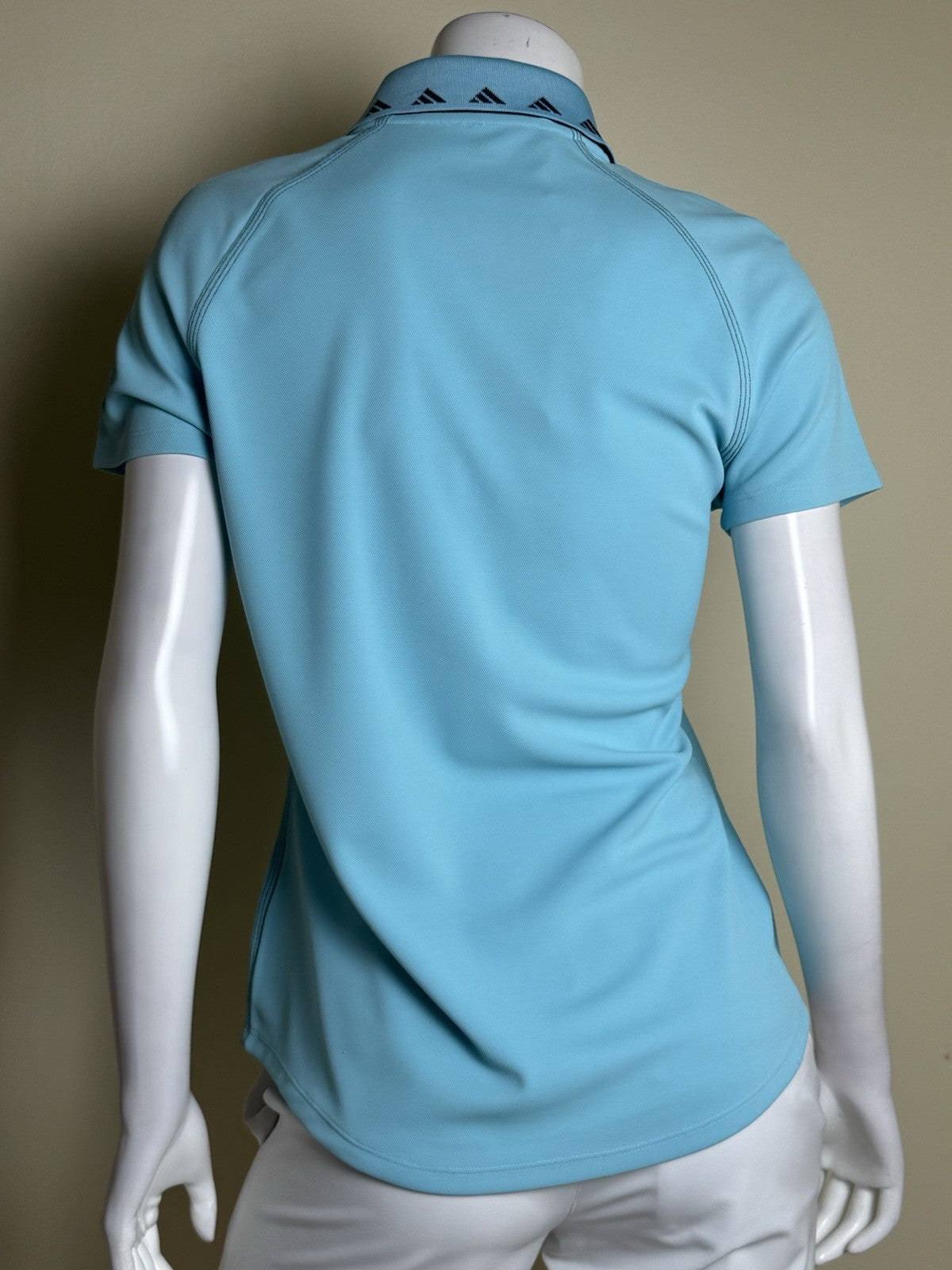 Adidas Women’s Golf Shirt Sz M    (B.170)