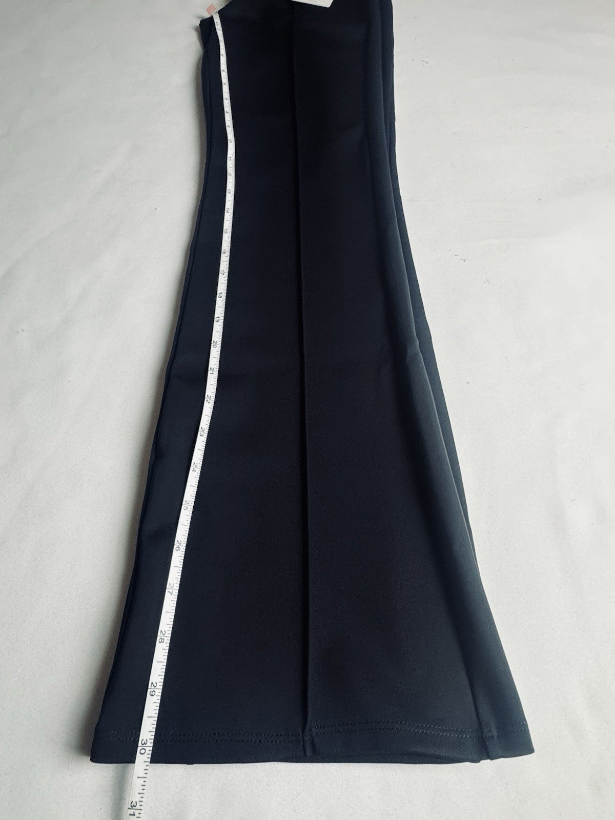 7 Diamonds Women’s Flare Stretch Pull On Pants Sz M.  (B.168)