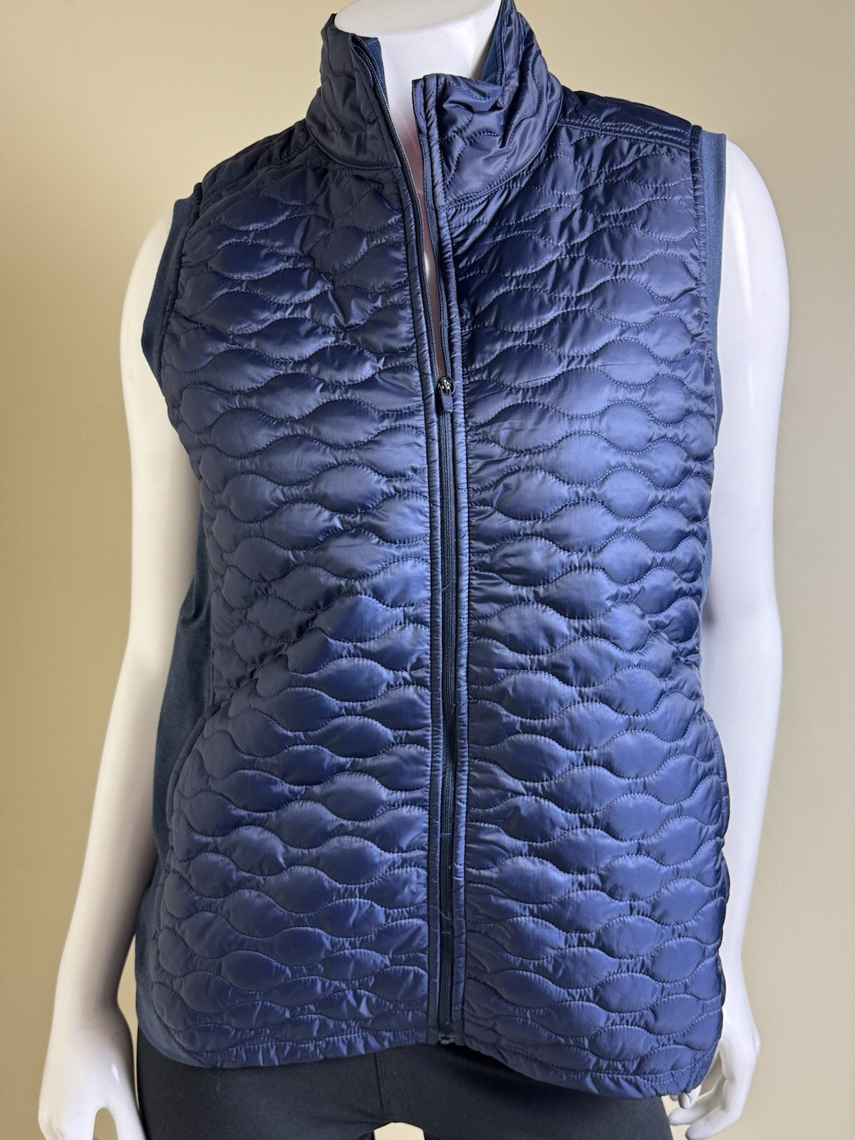 $120 Puma Women’s Golf Navy Blazer Vest Sz L    (B.95)