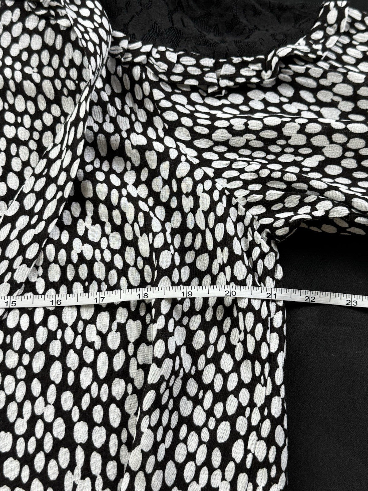 Adrienne Vittadini Women's Black White Long Sleeves Blouse Size XL.  (B.187)
