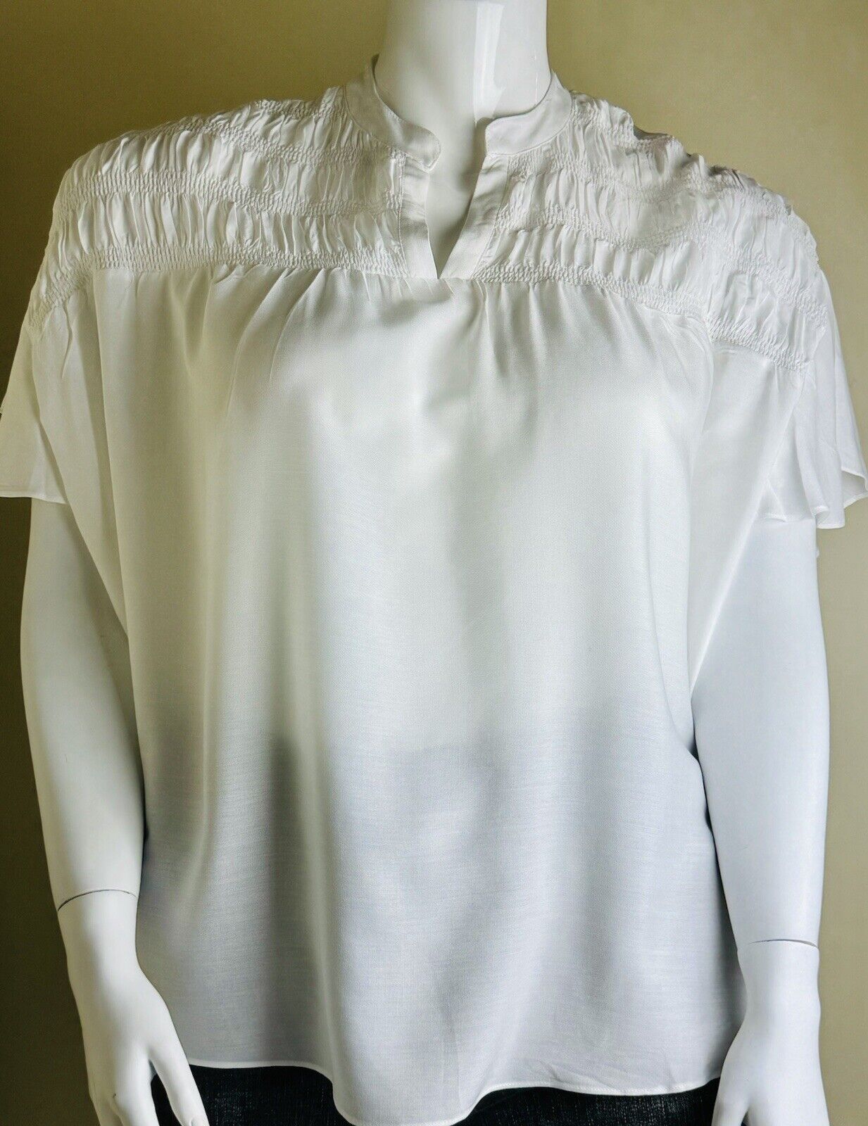 Rain Women’s White Blouse Sz L Shirt. (B.54)